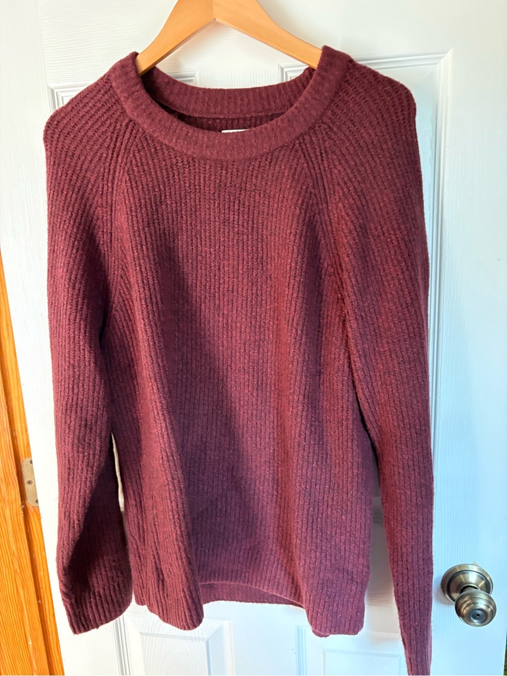 Abercrombie & Fitch Soft A&F Sweater M Burgundy Wine Knit